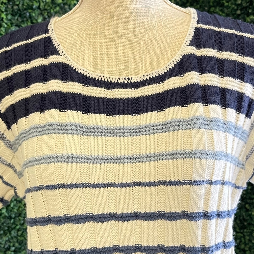 Croft & Barrow Sweatshirt - Picture 3 of 4